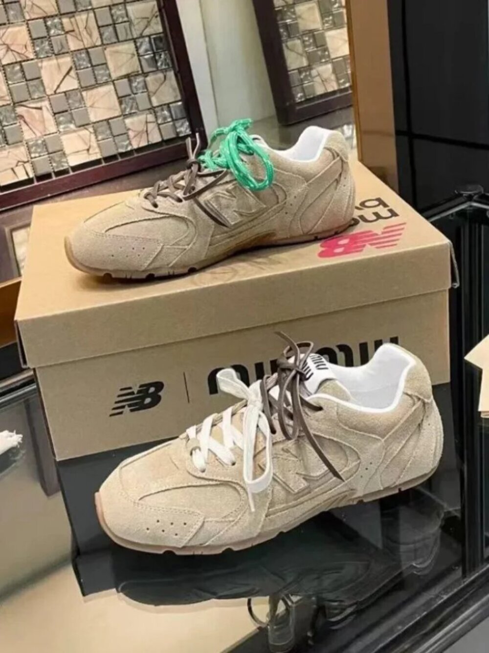 Balance x Miu Miu 530 Sneakers - Picture 8 of 9